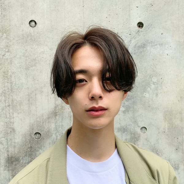 前下がりセンターパート/ニュアンスパーマ/トランクスヘア