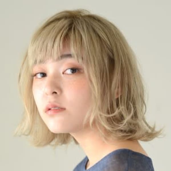 ハイトーンナチュラルボブ
