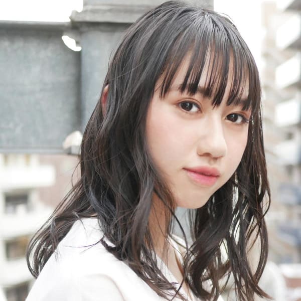 黒髪ゆるふわセミロング