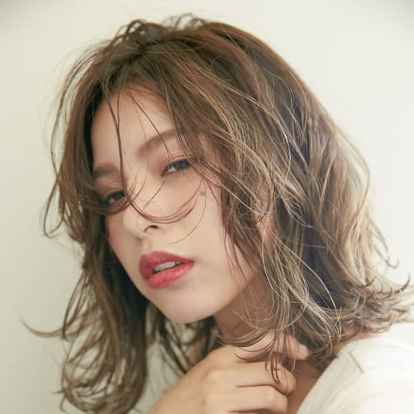 ミディアムベージュカラー|FIGARO MINA 東生駒店