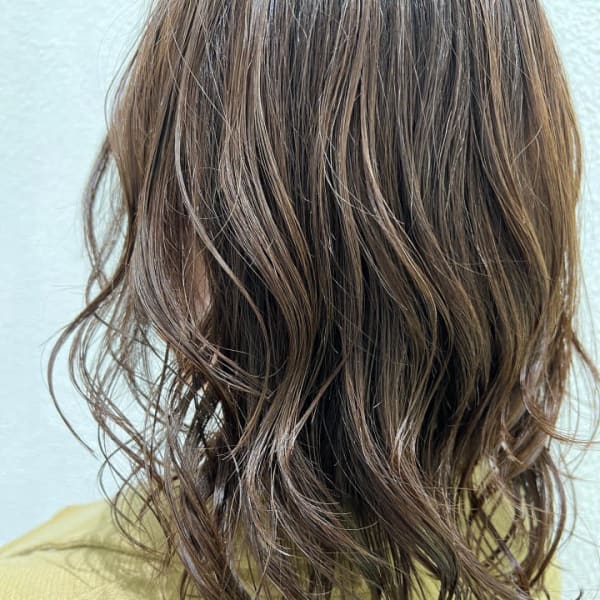 明るめ透明感グレイカラー【Ash元住吉店ヘアスタイル】