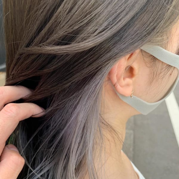 イヤリングカラー　インナーカラー　アッシュグレー