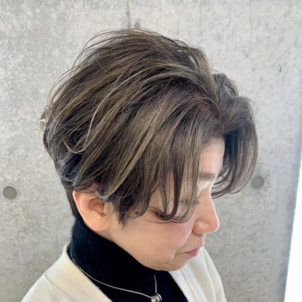 40代50代60代脱白髪染めのハイライトカラー