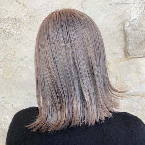 ホワイト系カラー 