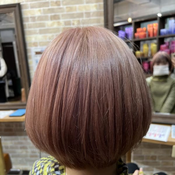 ピンクベージュ