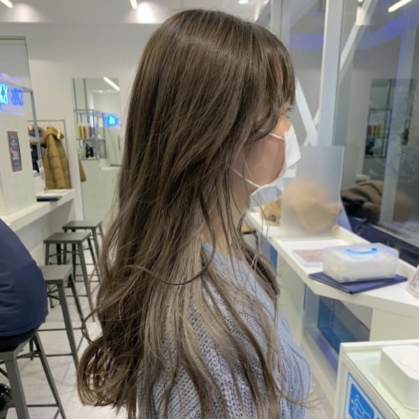 ホワイトミルクティーのインナーカラー