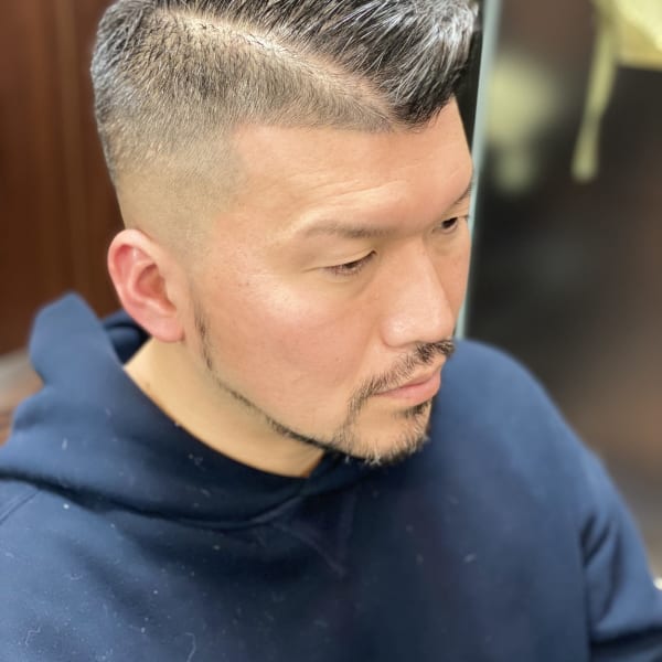 震災刈りスキンフェード