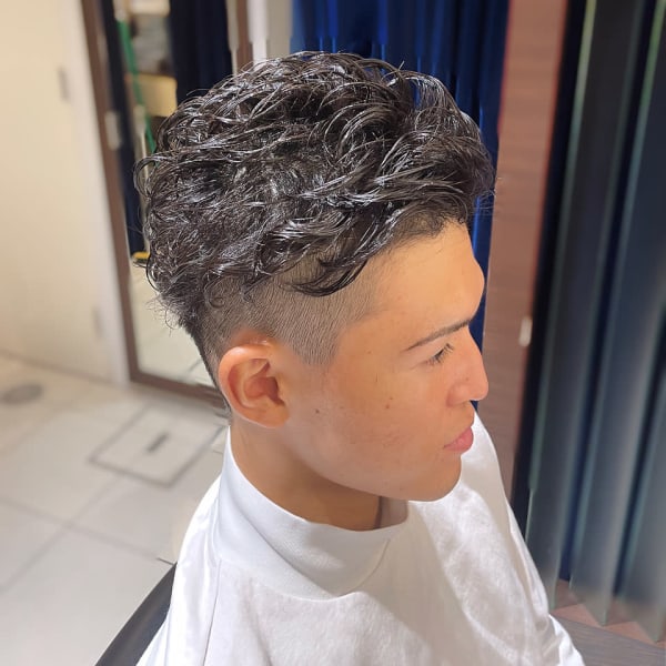 ツーブロックショート/七三分け/バーバースタイル