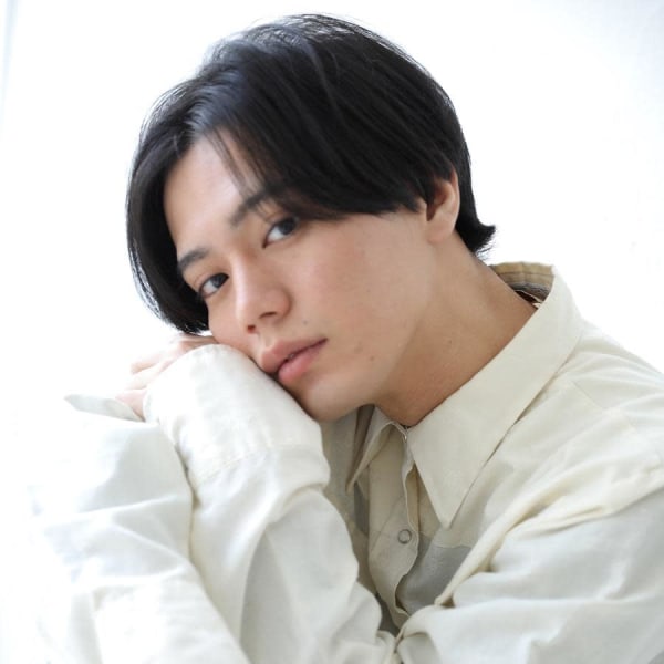 #韓国マッシュ #センターパート男子#黒髪ストレート