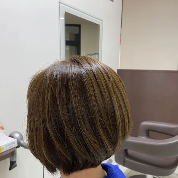 前下がりボブ ハイライト施術