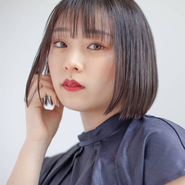黒髪ストレートミニボブ