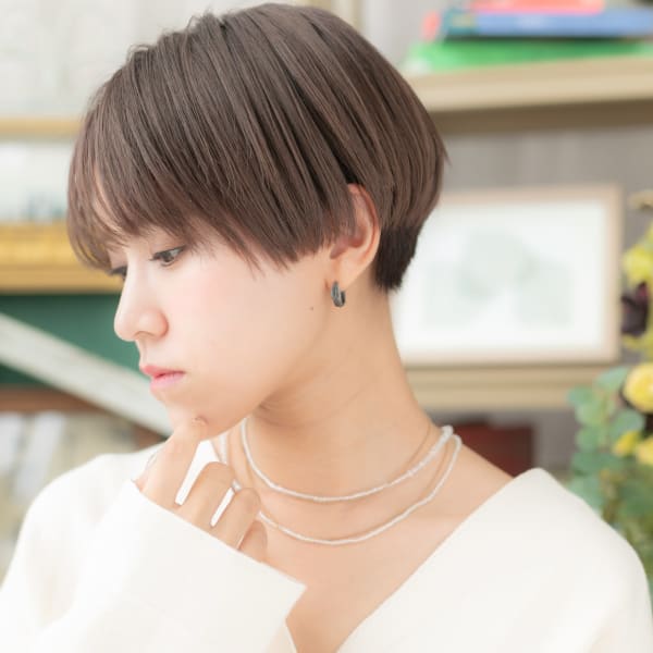 小顔透けバングナチュラルマッシュショート エアストレート