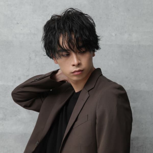 メンズパーマ/前下がり/刈り上げ|ジャック・モアザン　新宿タカシマヤ店