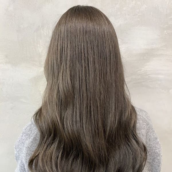 オリーブグレージュ