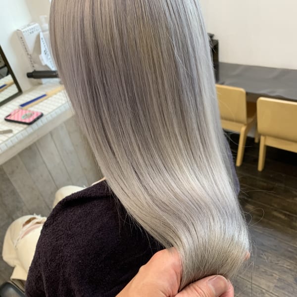 ブリーチ3回+髪質改善酸熱ナプリア+縮毛矯正