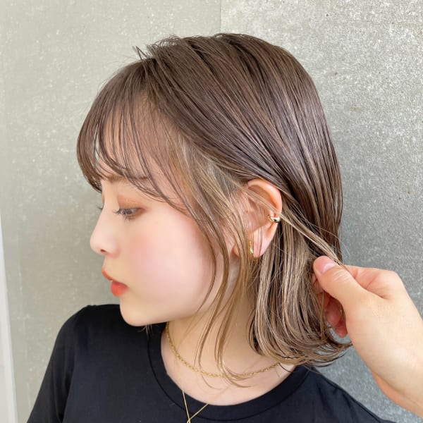 オフィスで浮かないインナーカラー」