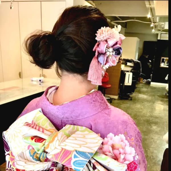 和装　成人式　シンプルサイドアップスタイル！
