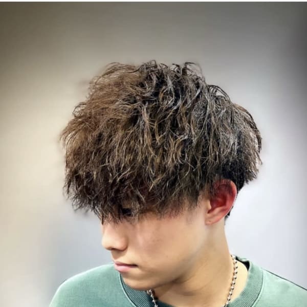 前下りツイストスパイラルパーマ（六本木）（理容室）