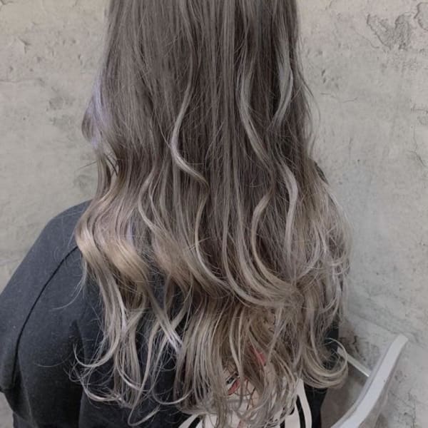 バレイヤージュ　グレーカラー