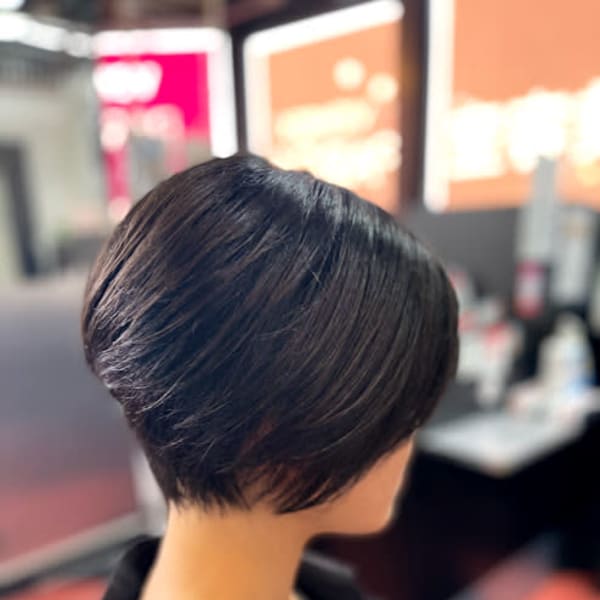 大人のショートボブ