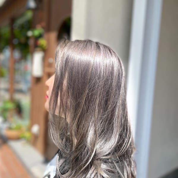 シルバーアッシュ×ゆる巻きロング