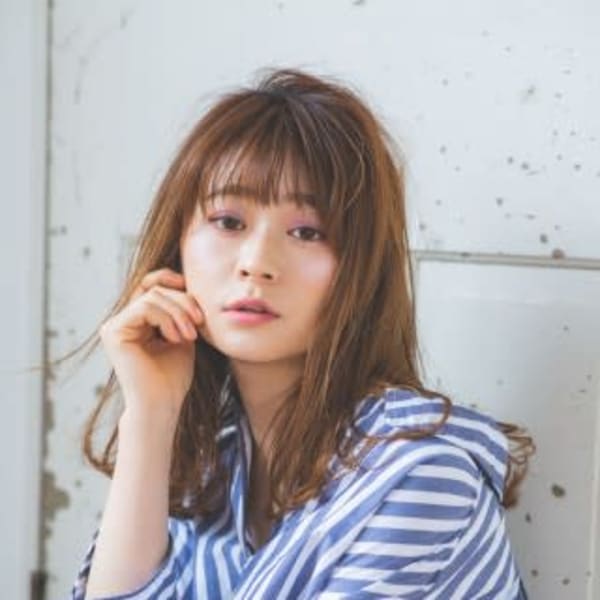 大人可愛い小顔☆外ハネ切りっぱなしくびれセミディ