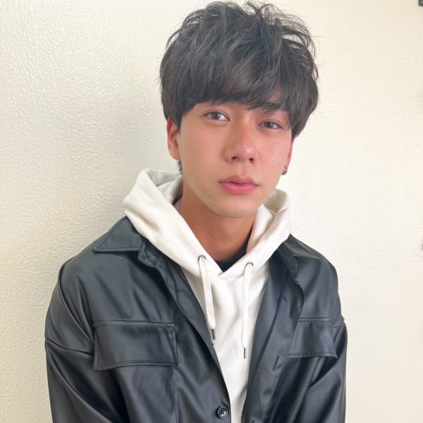 【山田】暗髪アッシュブラックマッシュ束感レイヤー|Maria by AFLOAT