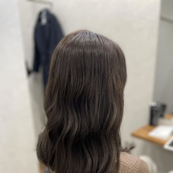 アッシュグレージュ