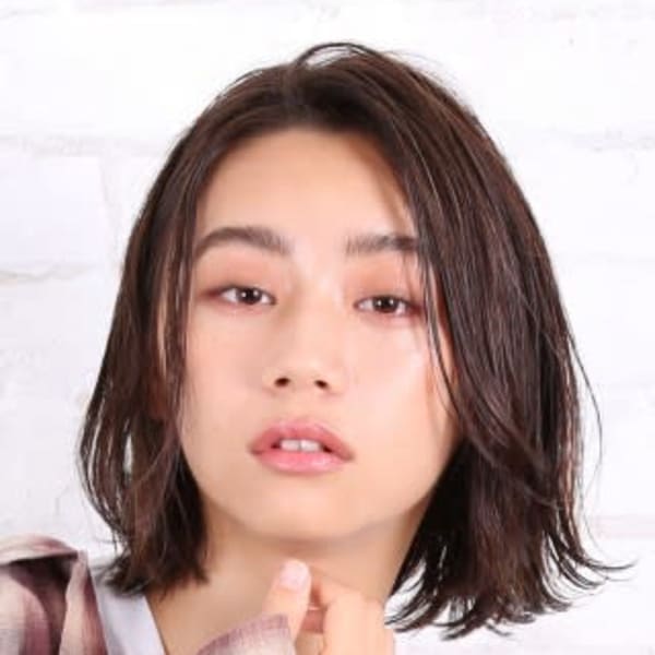 クールなセンターパートワンレンボブ