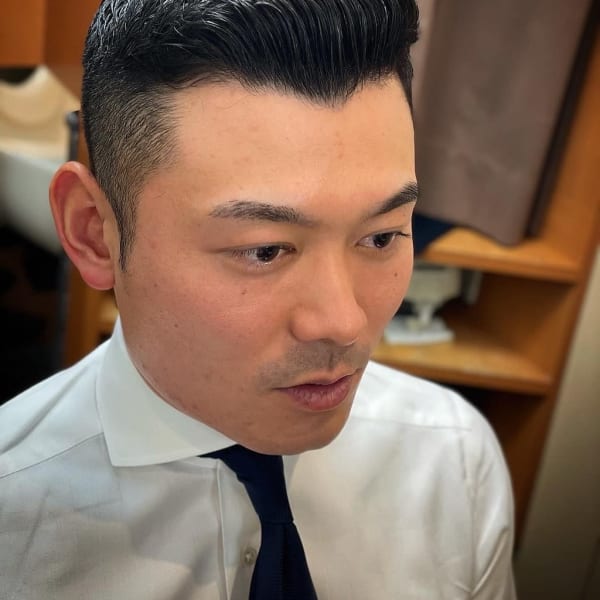 シンプルビジネスショート