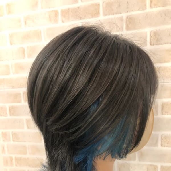 カッコ可愛いウルフボブ/インナーカラーブルー