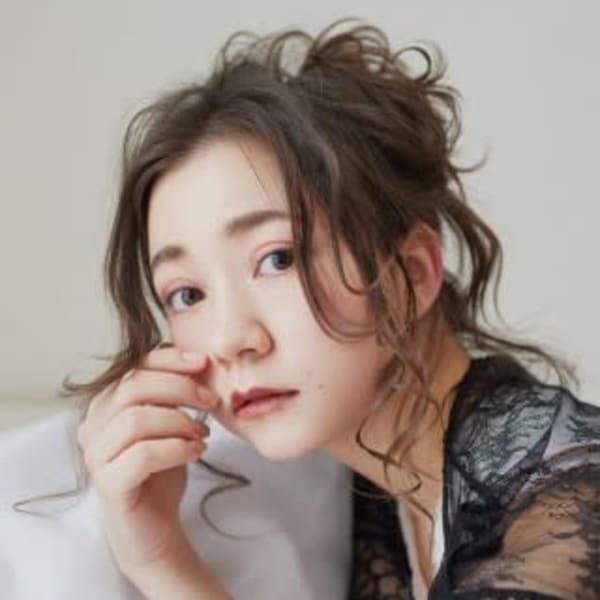 無造作カールお団子アップ