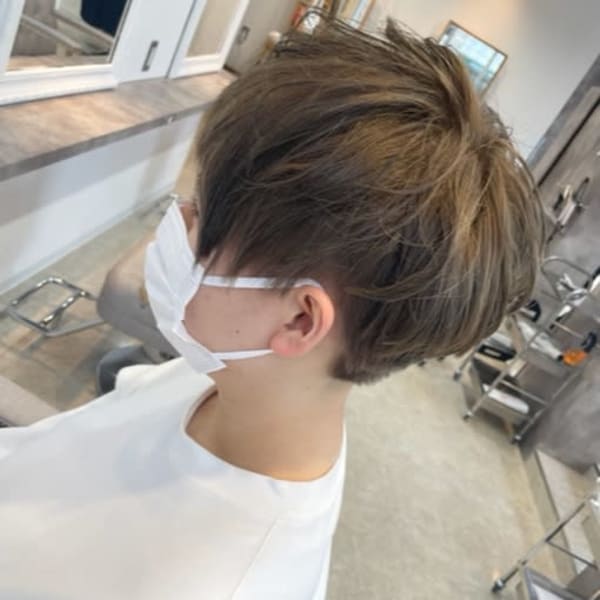 ジュンダーレスショート×ケアブリーチ×ツーブロック