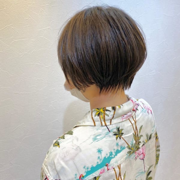 束感ショートボブスタイル