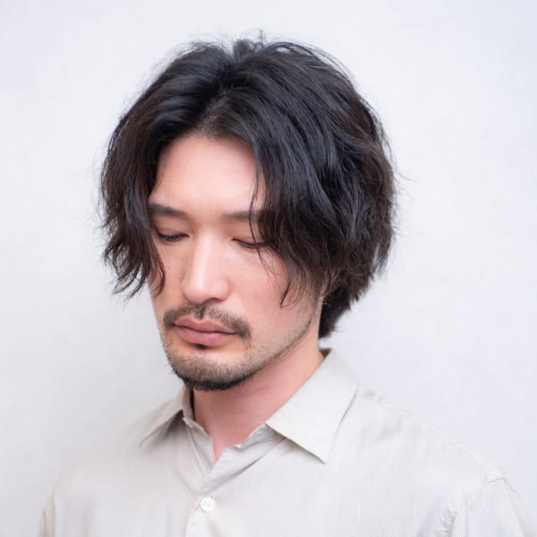 大人の余裕漂うメンズナチュラルパーマ