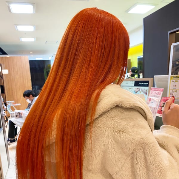ビビットなオレンジヘアカラー　ブリーチあり　三宮　美容室