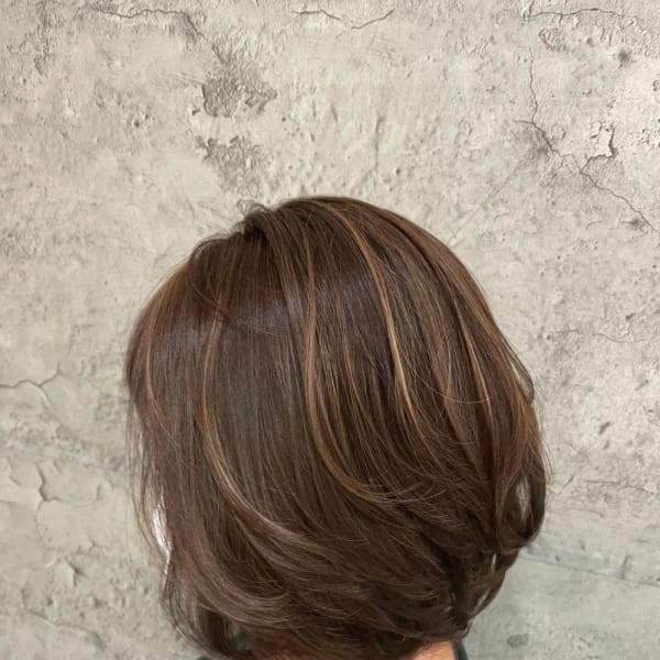 ハイライトで動きあるボブに