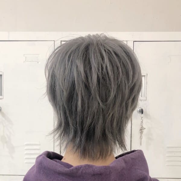 透け感シルバーにマッシュウルフ