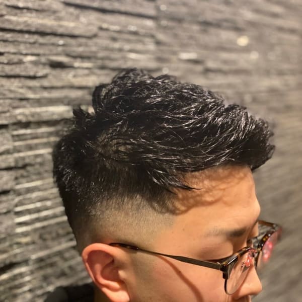 アップバングパーマスキンフェード