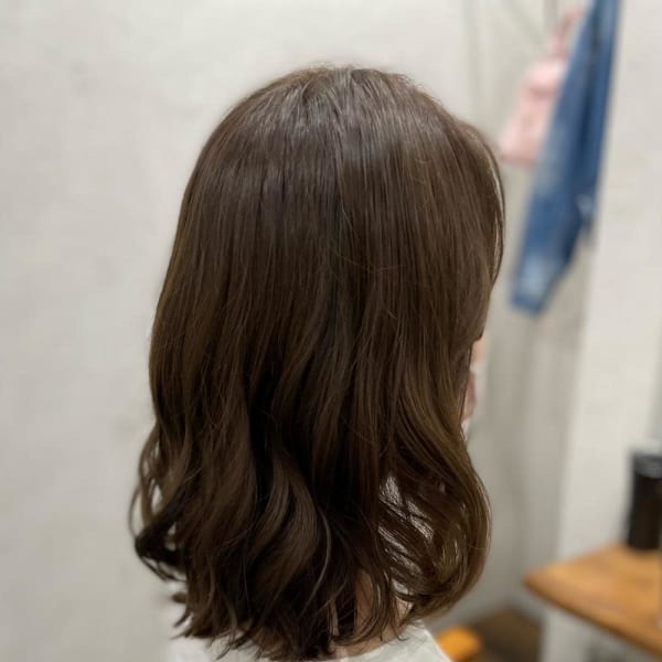 オリーブグレージュ