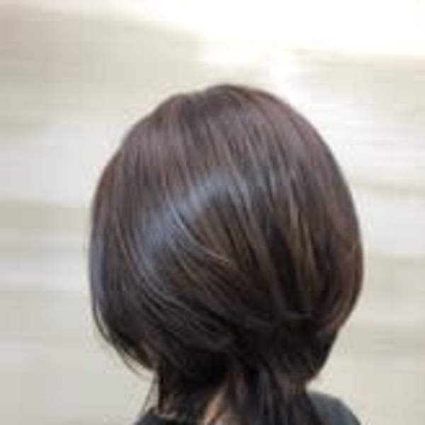 ミディアムウルフで雰囲気美人に|Birthday ザ・スクエア店