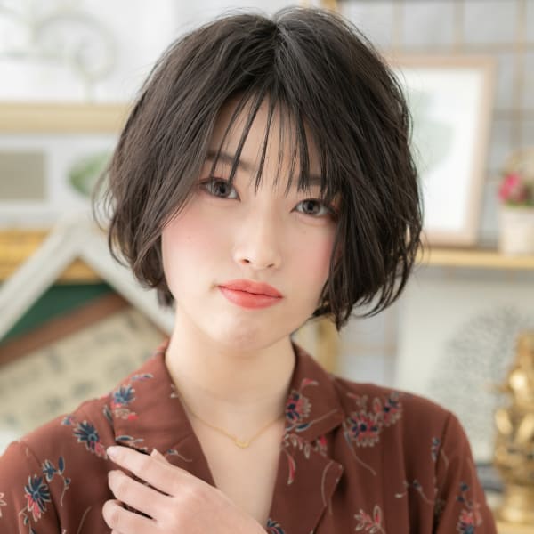 大人かわいい小顔束感ショートウルフマッシュ　マッシュパーマ