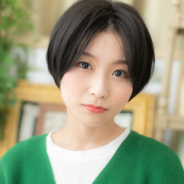 センターパート小顔ミニボブショートマッシュ　チャコールグレー