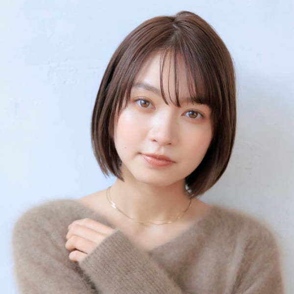 シンプル内巻きストレートボブスタイル