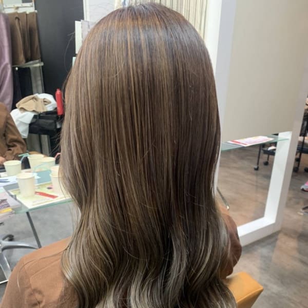 ミルクティーグレージュ