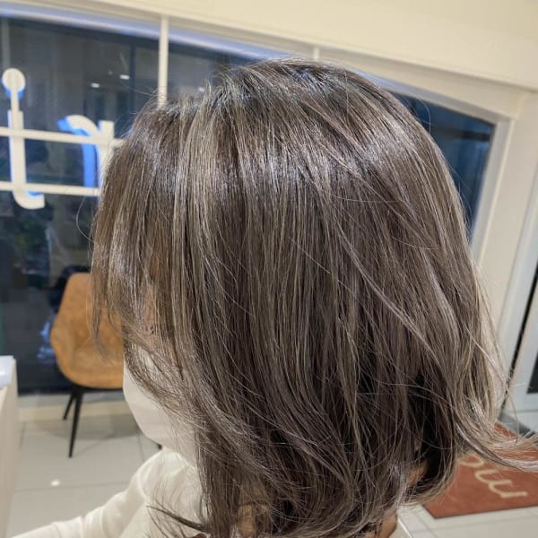 大人グレージュハイライト