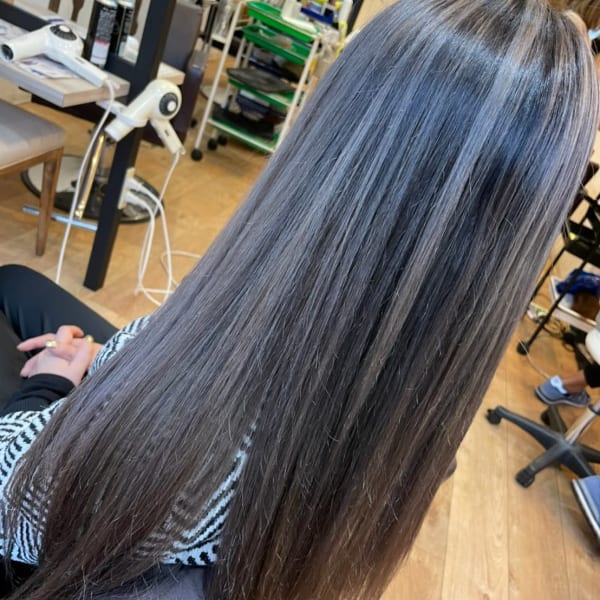 カットカラートリートメント/グレー×シルバーハイライト