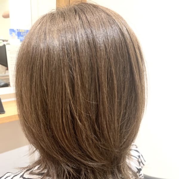 アッシュカラー×ミディアムヘア