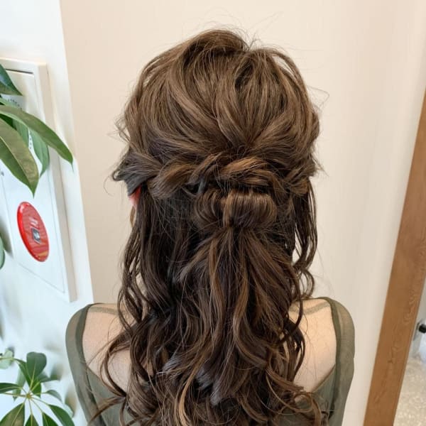 ゆるふわシルエットハーフアップ