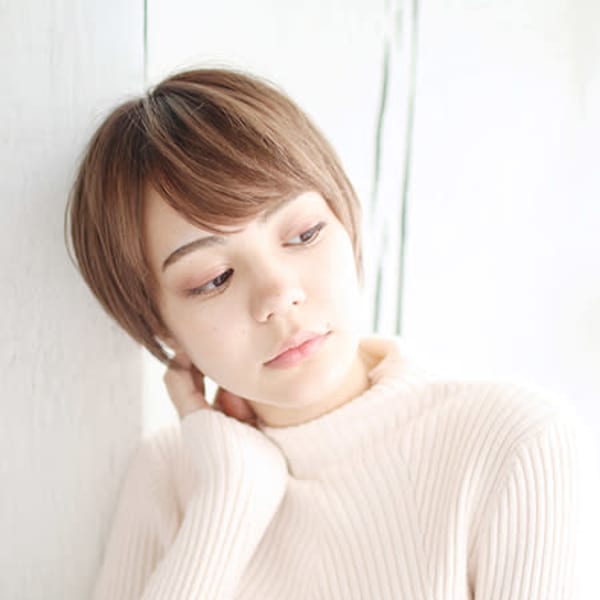 ショート_ふんわりトップのハンサムショート